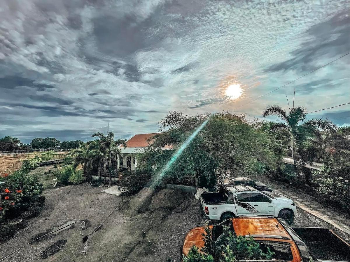 Airport View Hotel Vigan Exterior foto